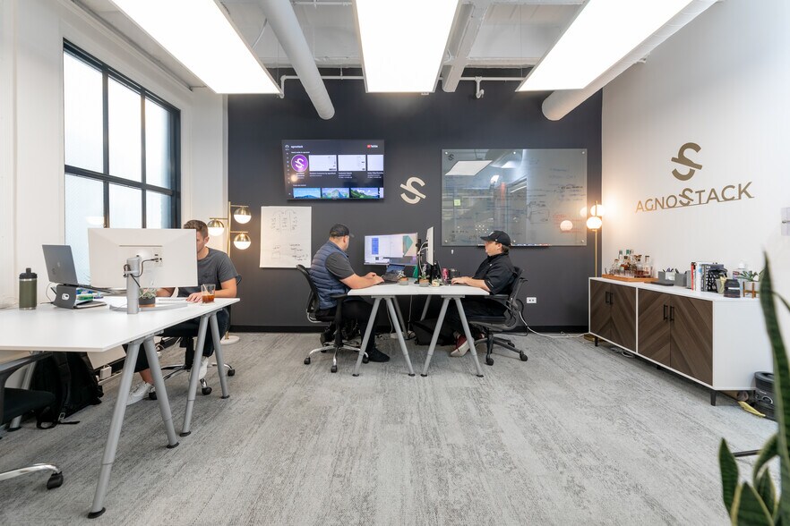 More Photos Of 318 W Adams St, Chicago Office For Lease