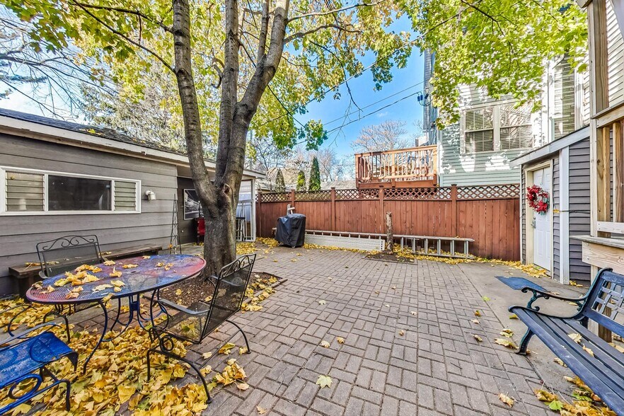 More Photos Of 3412 N Janssen Ave, Chicago Multifamily For Sale