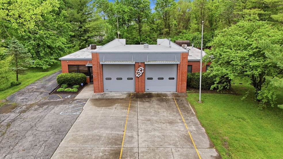 Primary Photo Of 7731 Traders Ln, Indianapolis Office For Sale
