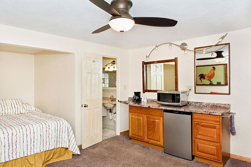 More Photos Of 56 El Paso Blvd, Manitou Springs Hotel For Sale