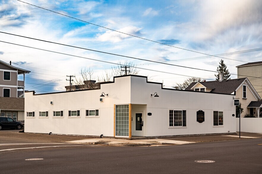 Primary Photo Of 330-340 Washington St SW, Albany Office For Sale