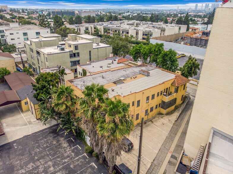 More Photos Of 712 S Stanley Ave, Los Angeles Apartments For Sale