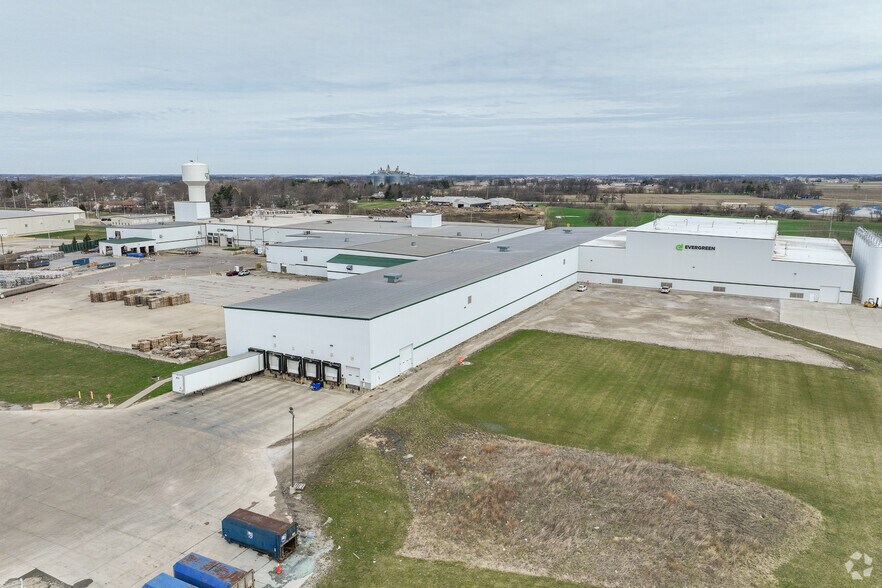 More Photos Of 202 Watertower Dr, Clyde Warehouse For Sale
