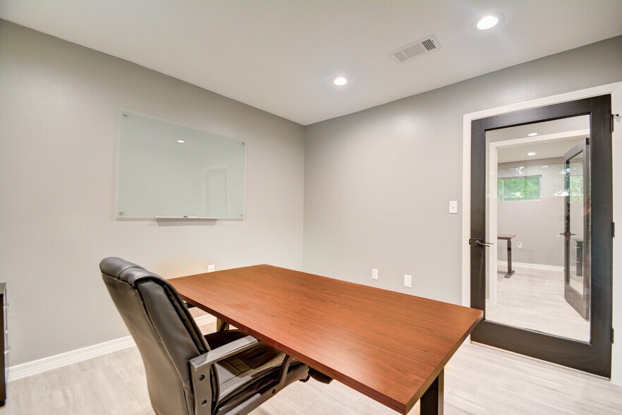 More Photos Of 26615 Oak Ridge Dr, The Woodlands Office For Lease