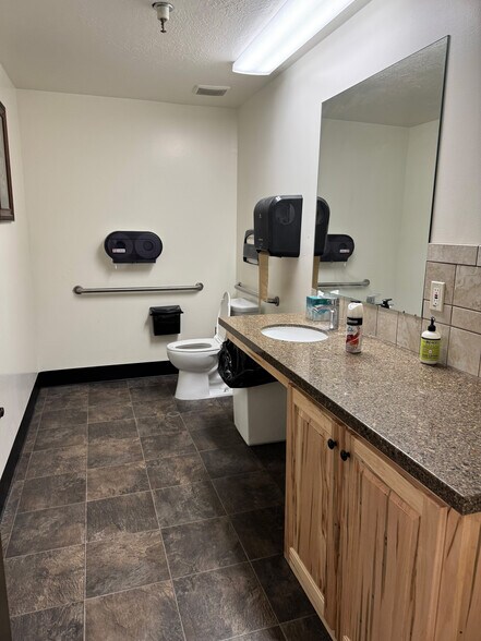 More Photos Of 1825 S East Bay Blvd, Provo Manufacturing For Lease