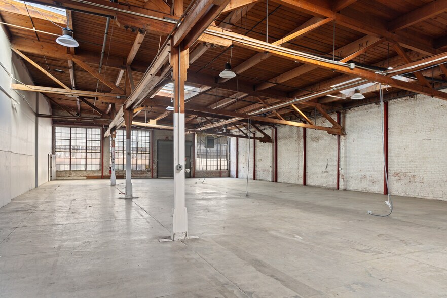 More Photos Of 4512-4514 Hollis St, Emeryville Warehouse For Lease