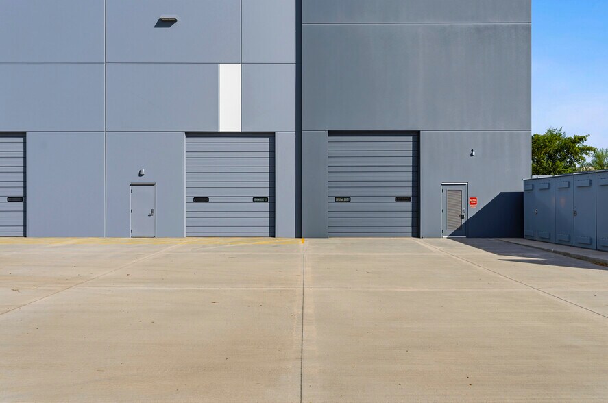 More Photos Of 6459 S Sossaman Rd, Mesa Warehouse For Lease