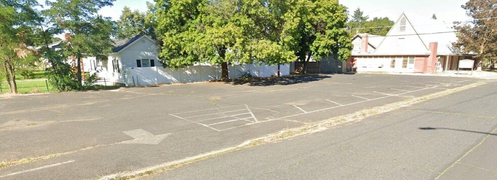 More Photos Of 5109 N Adams St, Spokane Office For Sale