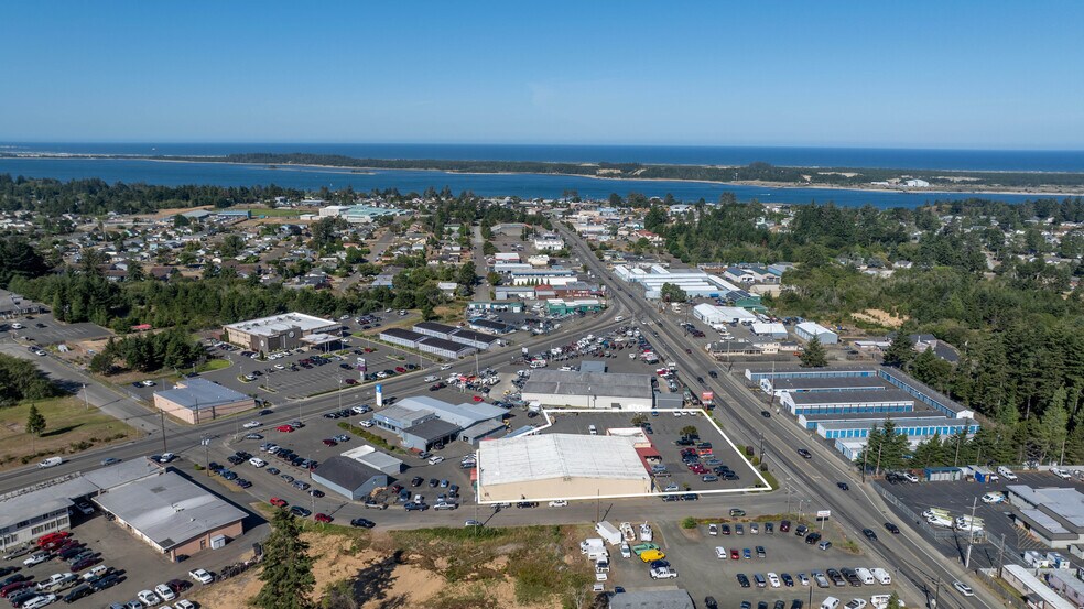 More Photos Of 1385 Newmark Ave, Coos Bay Supermarket For Sale