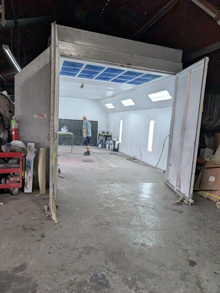 More Photos Of 6503 Brittmoore Rd, Houston Warehouse For Lease