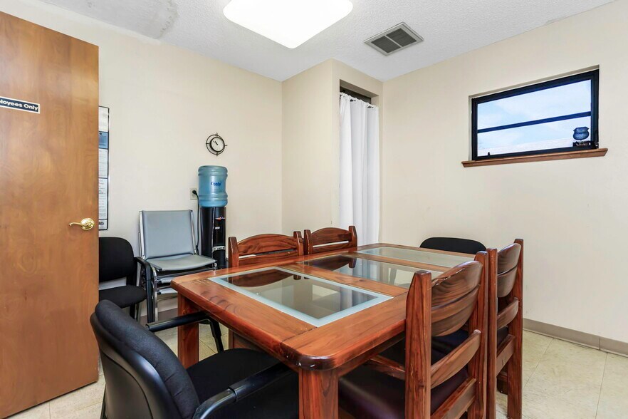 More Photos Of 701 N Hercules Ave, Clearwater Medical For Sale