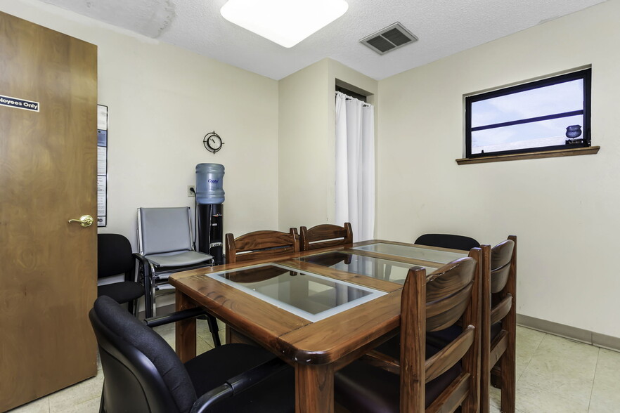 More Photos Of 701 N Hercules Ave, Clearwater Medical For Lease