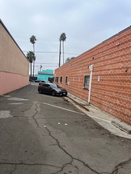 More Photos Of 5862 Avalon Blvd, Los Angeles Medical For Lease