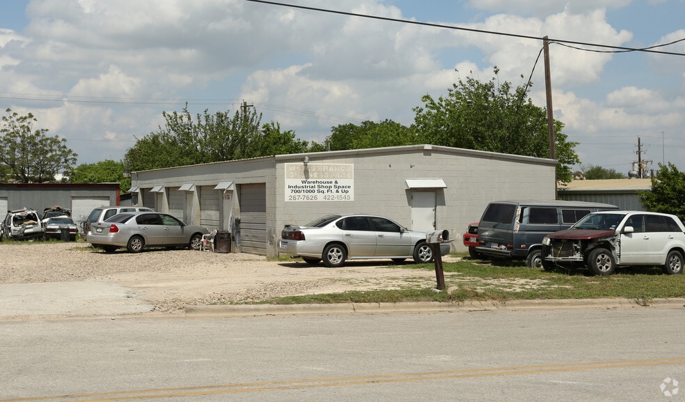 More Photos Of 1706 Hydro Dr, Austin Warehouse For Lease
