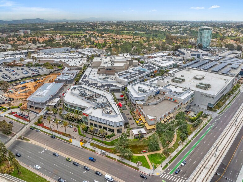 Primary Photo Of 4303-4305 La Jolla Village Dr, San Diego Storefront Retail Office For Lease