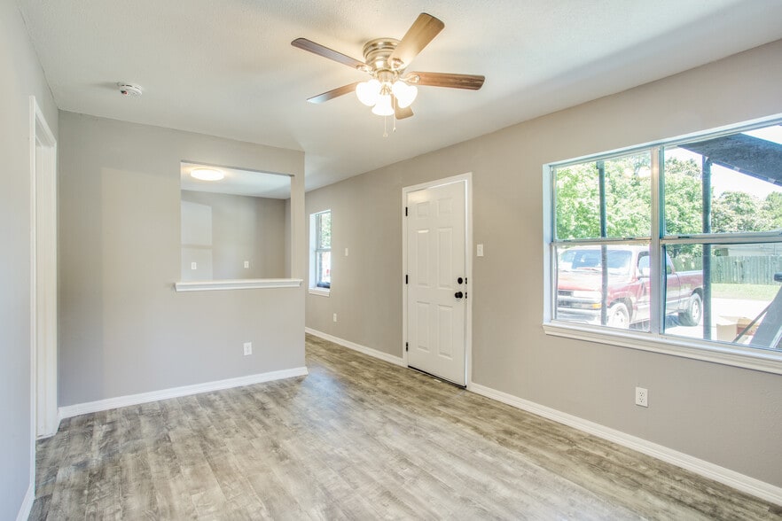 More Photos Of 4914 Kashmere St, Houston Apartments For Sale