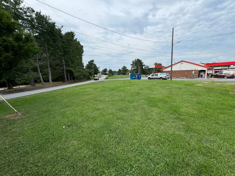 More Photos Of 7911 NC Highway 68 N, Stokesdale Storefront Retail Office For Lease