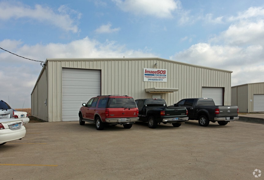 Primary Photo Of 200 Industrial Dr, Forney Warehouse For Lease