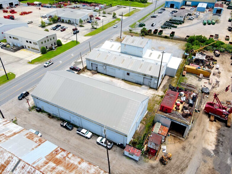 More Photos Of 1208 Peters Rd, Harvey Warehouse For Lease