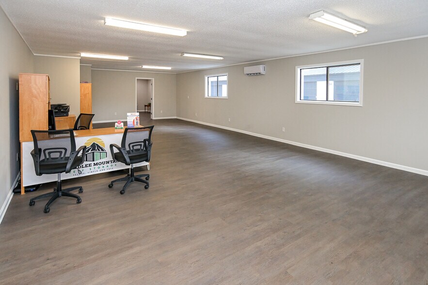 More Photos Of 9582 Heart of Dixie hwy, Arab Self Storage For Sale