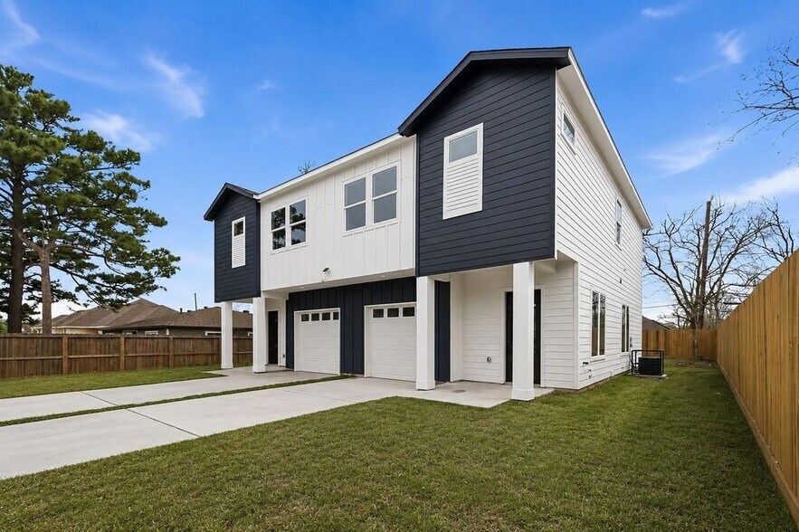More Photos Of 4125 Clover A/B st, Houston Multifamily For Sale
