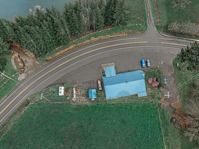More Photos Of 7550 Logsden Rd, Logsden Convenience Store For Sale