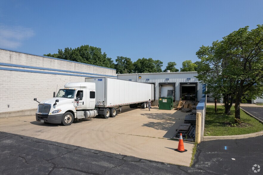 More Photos Of 3510 Briarfield Blvd, Maumee Distribution For Lease