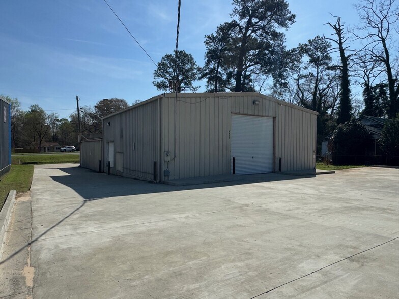 More Photos Of 6855 Hawkinsville Rd, Macon-Bibb Flex For Lease