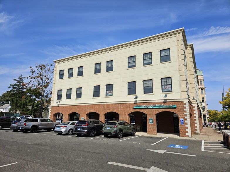 Primary Photo Of 575 Main St, Middletown Office For Sale