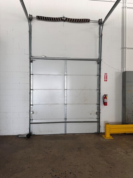 More Photos Of 401-421 Townline Rd, Mundelein Storefront Retail Office For Lease
