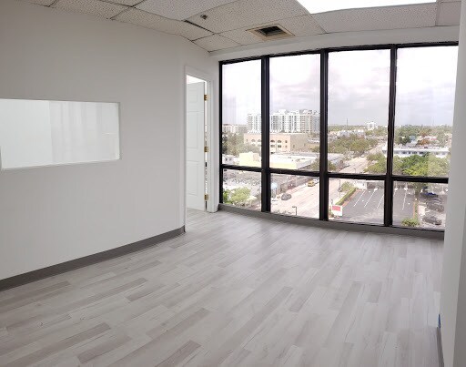 More Photos Of 1909 Tyler St, Hollywood Office For Lease