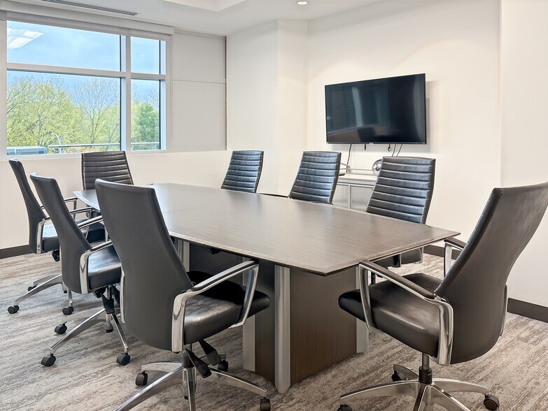 Primary Photo Of 4605 Boul Lapinière, Brossard Coworking Space