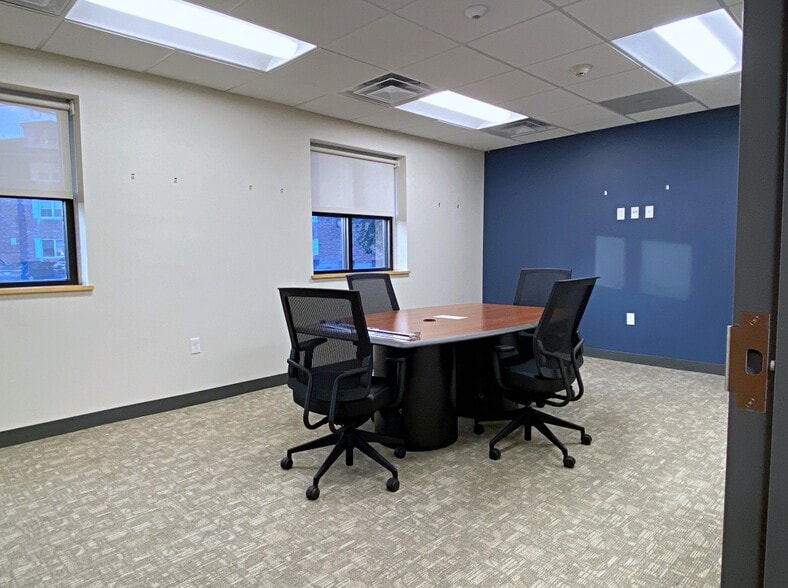 More Photos Of 573 Main St, Woburn Office For Sale
