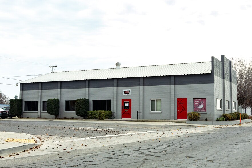 More Photos Of 201 S Pine St, Madera Office For Sale