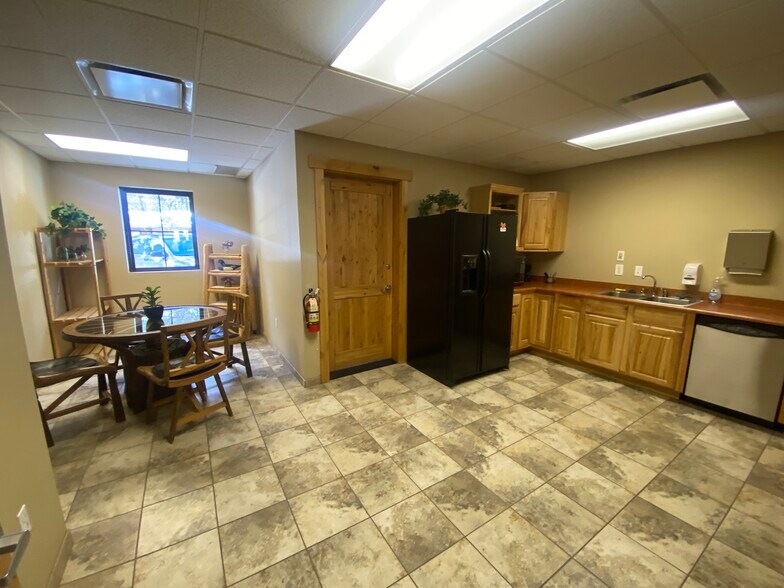 More Photos Of 509 Scott Ave, Woodland Park Medical For Lease