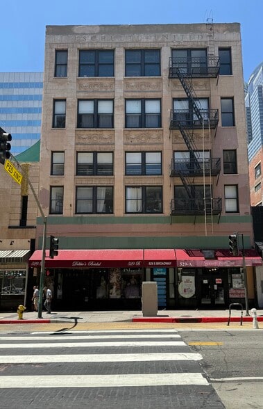 More Photos Of 529 S Broadway, Los Angeles Loft Creative Space For Lease