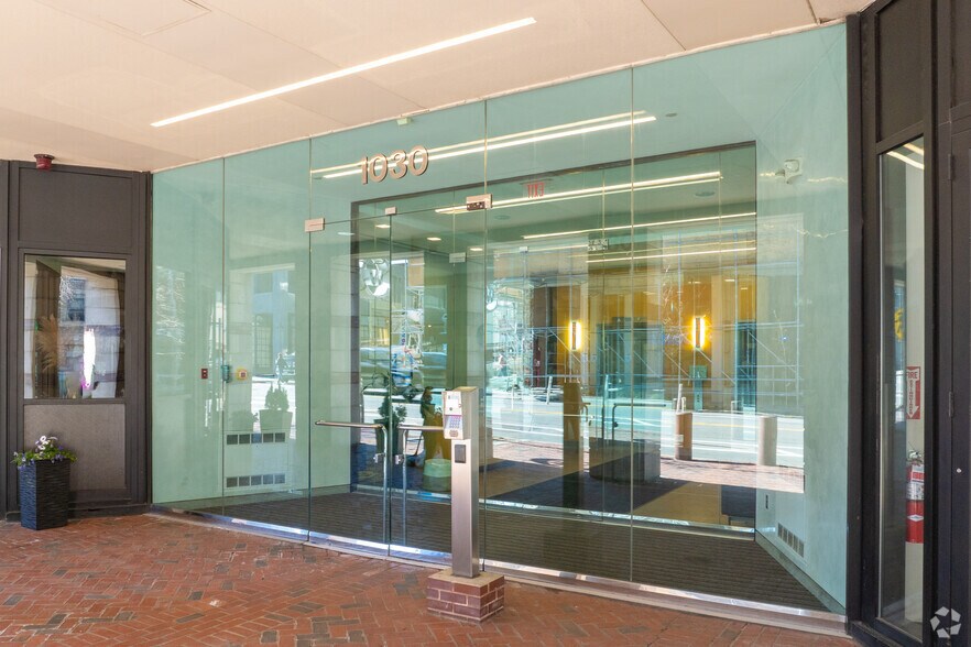 More Photos Of 1030 Massachusetts Ave, Cambridge Research And Development For Lease