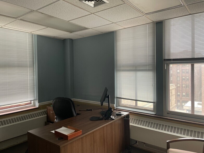 More Photos Of 216 W Washington St, South Bend Office For Lease