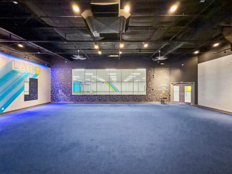 More Photos Of 145 Paragon Ln, El Paso General Retail For Sale