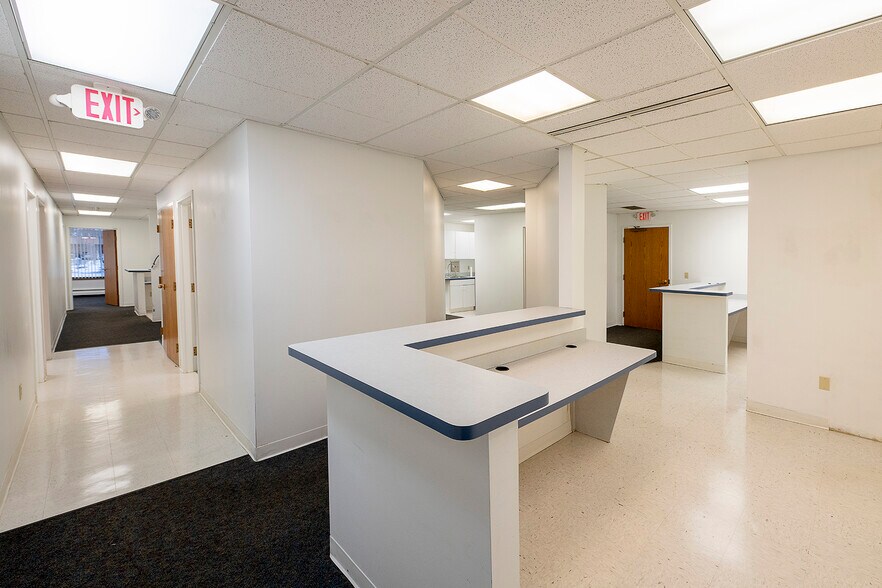 More Photos Of 6701 Rockside Rd, Independence Medical For Lease