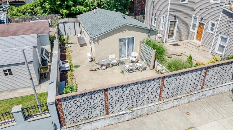 More Photos Of 87-89 City Island Ave, Bronx Apartments For Sale