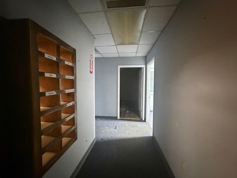 More Photos Of 1510 2nd Ave, Opelika Flex For Lease