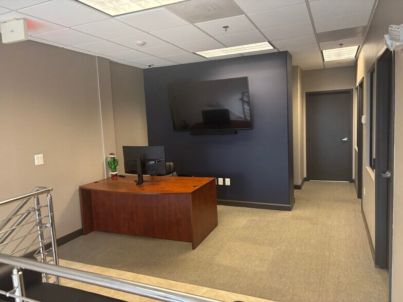 More Photos Of 8508-8542 Virginia Meadows Dr, Manassas Light Manufacturing For Sale