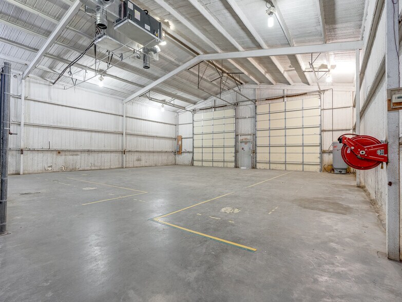 More Photos Of 122 N Hickory, Roff Flex For Sale