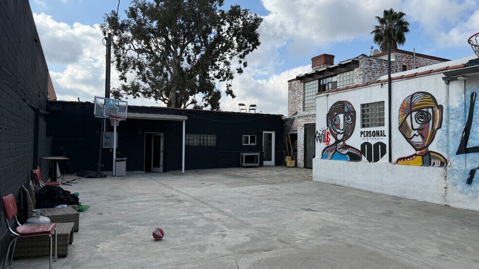 More Photos Of 4851-4853 W Jefferson Blvd, Los Angeles Loft Creative Space For Sale