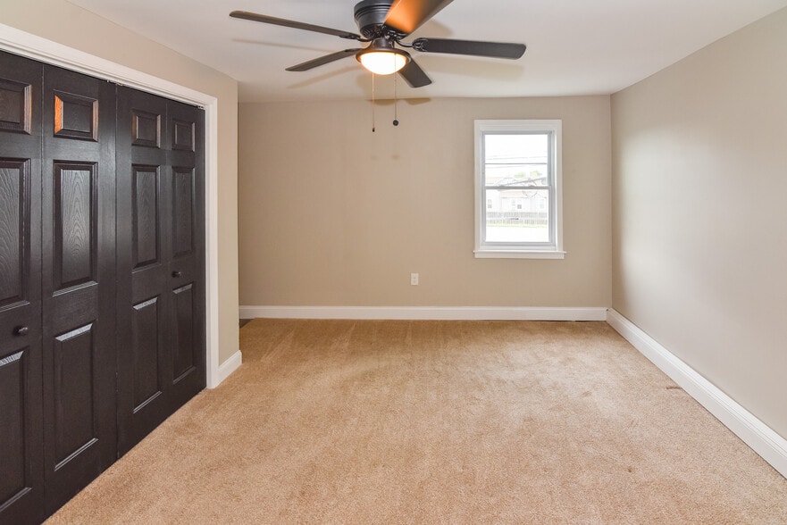 More Photos Of 15 Sollers Point Rd, Dundalk Multifamily For Sale