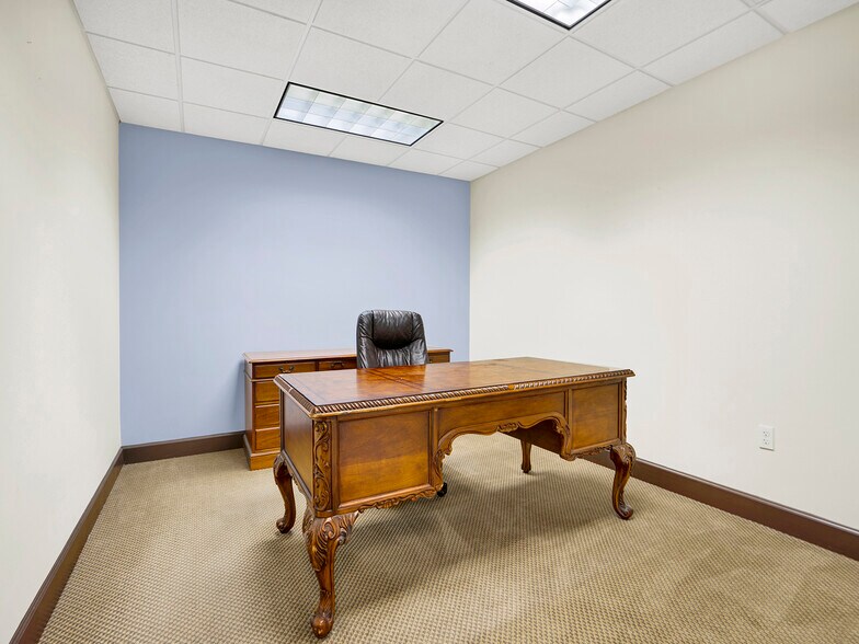 More Photos Of 4070-4090 Laguna St, Coral Gables Medical For Sale