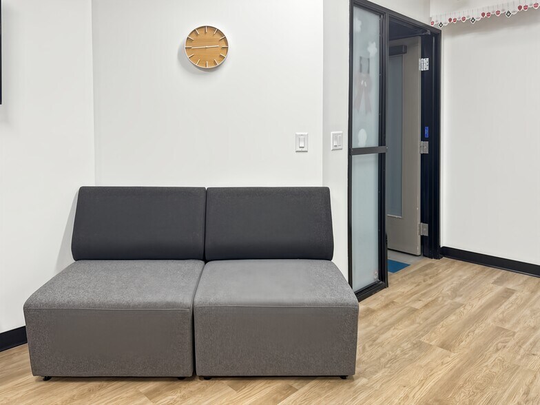 More Photos Of 1351 N Alma School Rd, Chandler Coworking Space