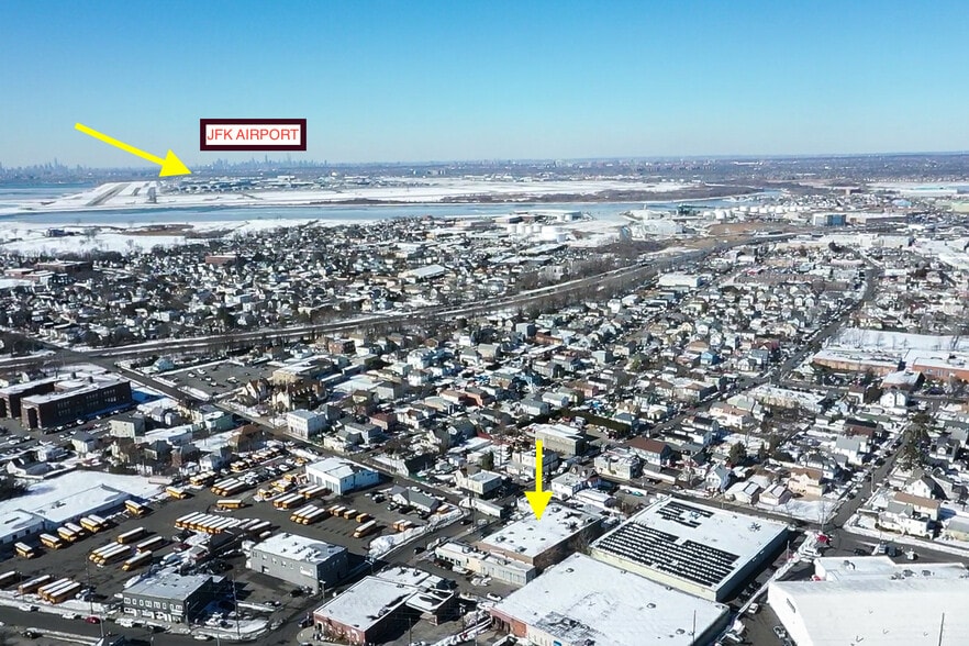 More Photos Of 220 Lawrence Ave, Lawrence Distribution For Lease