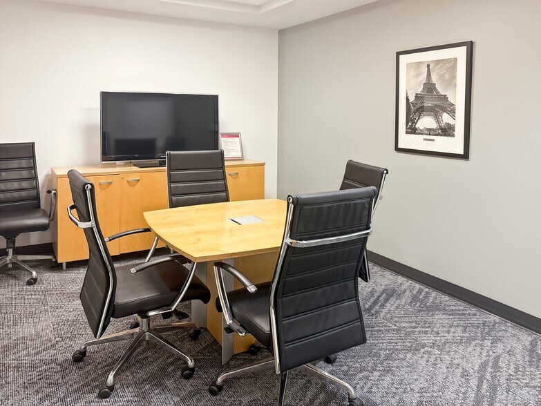 More Photos Of 500 W Putnam Ave, Greenwich Coworking Space